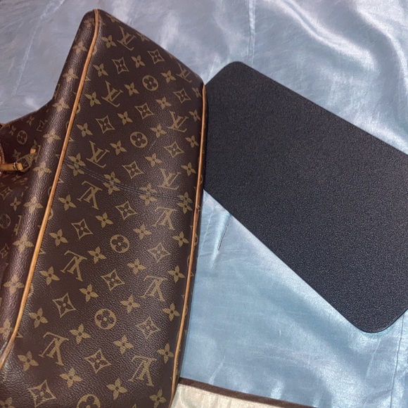 Louis Vuitton GM Delightful - Picture 8 of 16